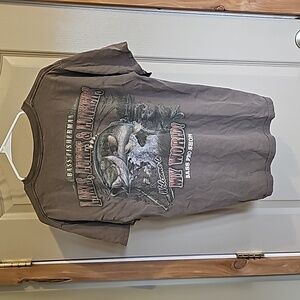 Vintage Bass Pro shops t shirt from early 00's "Lakes, Lures & Lunkers"